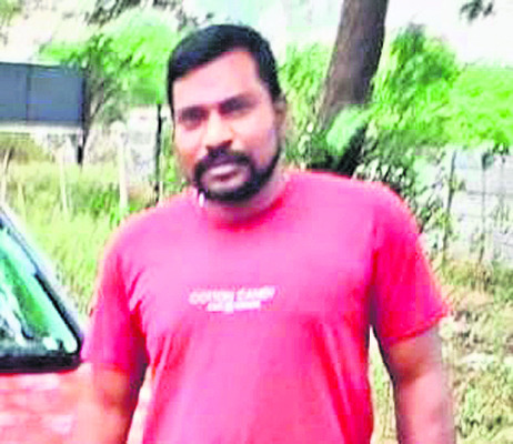 ఠాణా నుంచి రిమాండ్‌ ఖైదీ పరారీ 1