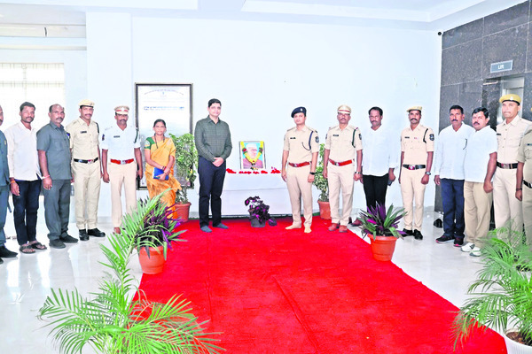 రోడ్డు భద్రతపై అవగాహన అవసరం3