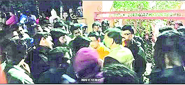 కొరాపుట్‌ పర్వ్‌ దివిటీ అడ్డగింత 1