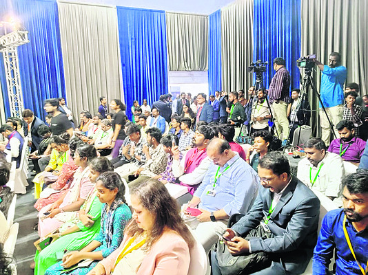 అంతా డొల్లే.. 2