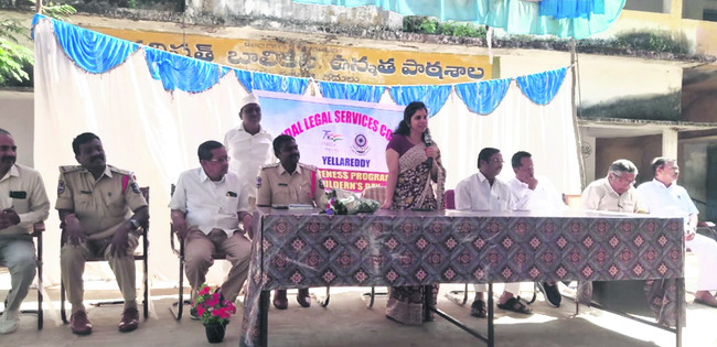 చట్టాలపై అవగాహన1