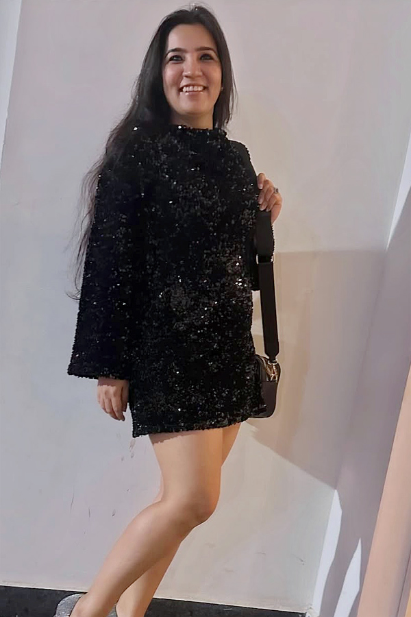 Anchor Rashmi Gautam Shared special post for her friend Richie on her birthday Photos5