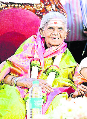 వృక్షమాతకు కన్నీటి వీడ్కోలు 1