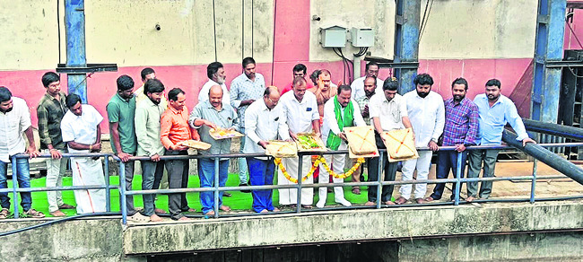 శైవ క్షేత్రాల్లో హైకోర్టు  న్యాయమూర్తి ప్రత్యేక పూజలు 2