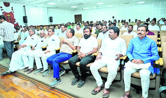 రెండో పంటకు నీరివ్వకుంటే పోరాటమే1