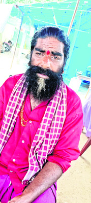 పల్టీకొట్టిన కంప్రెషర్‌ ట్రాక్టర్‌ 1