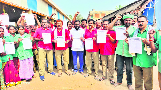 ప్రభుత్వ భూములు ఆక్రమిస్తే కఠిన చర్యలు 
1