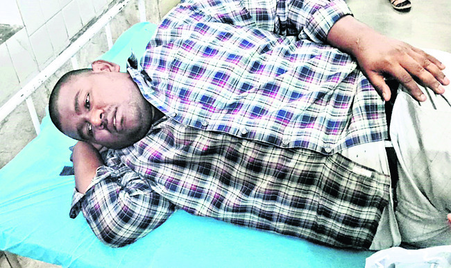 లారీని ఢీకొన్న ప్రైవేట్‌ బస్సు 
1