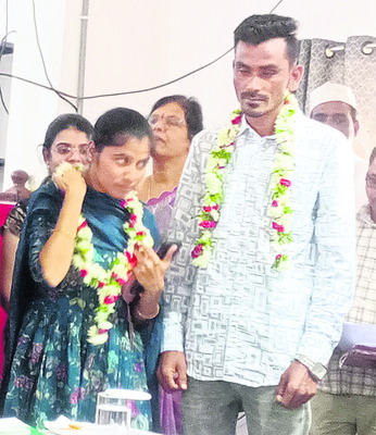 నచ్చజెప్పి కలిపారు
2