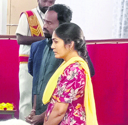 నచ్చజెప్పి కలిపారు
1