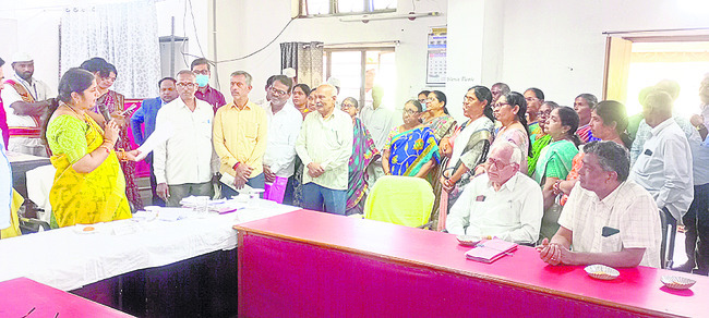 కాలువ భూసేకరణకు సహకరించాలి1