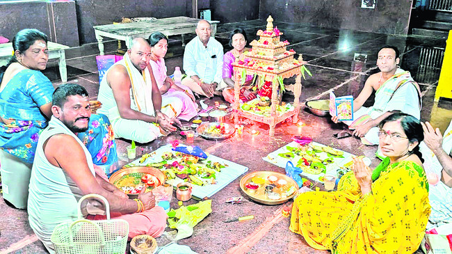 కాళేశ్వరంలో భక్తుల సందడి2