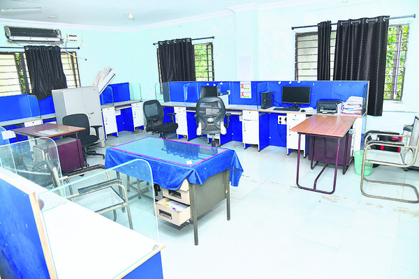 సమయపాలనపై పట్టింపేదీ! 1