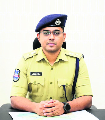 బిర్సాముండాకు నివాళి
1