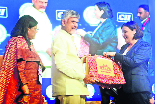 మమ అనిపించేశారు! 1