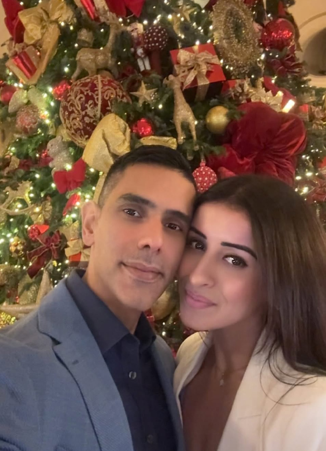 Manmadudu movie actress anshu celebrated their 15th wedding anniversary11