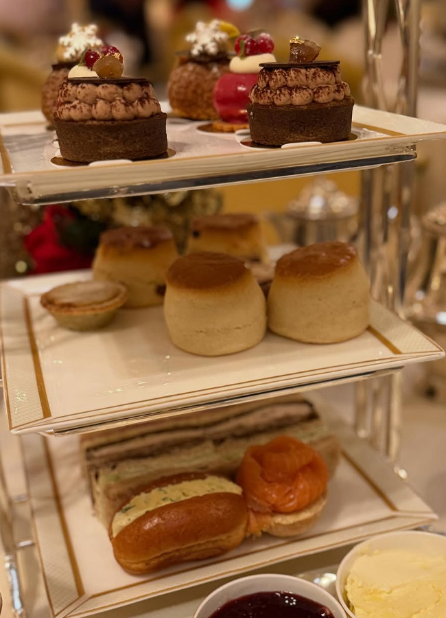 Manmadudu movie actress anshu celebrated their 15th wedding anniversary5