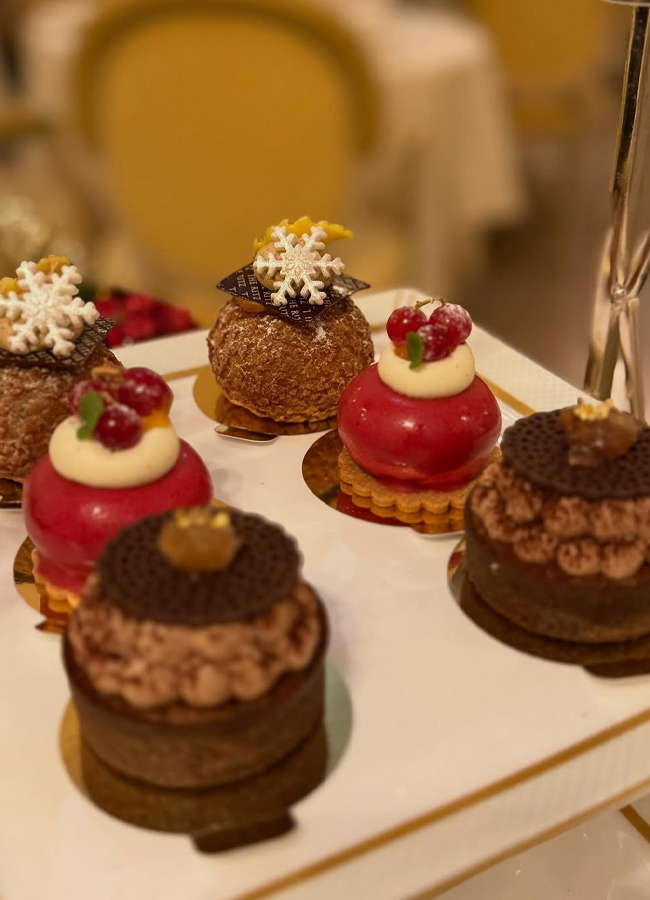 Manmadudu movie actress anshu celebrated their 15th wedding anniversary9