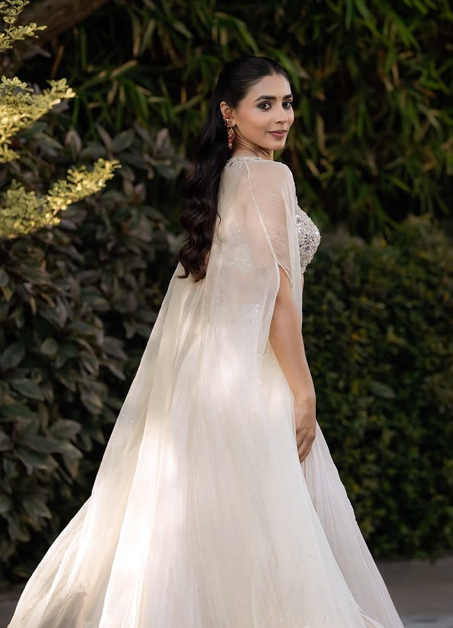 'Kantara' Sapthami Shining Like a Swan (Photos)13