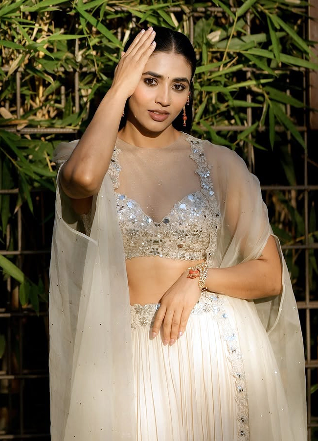 'Kantara' Sapthami Shining Like a Swan (Photos)10