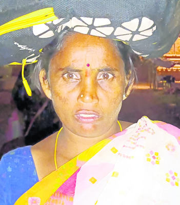 భయం భయంగా.. 
3