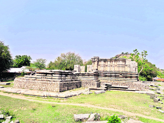 ఆలయం..శిథిల విలాపం1