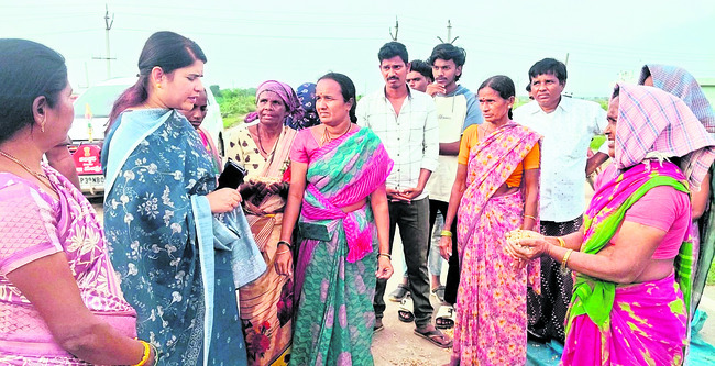 ఆరుగాలం కష్టించినా అన్నదాతకు కాలం కలిసిరావడం లేదు. ఓ వై2