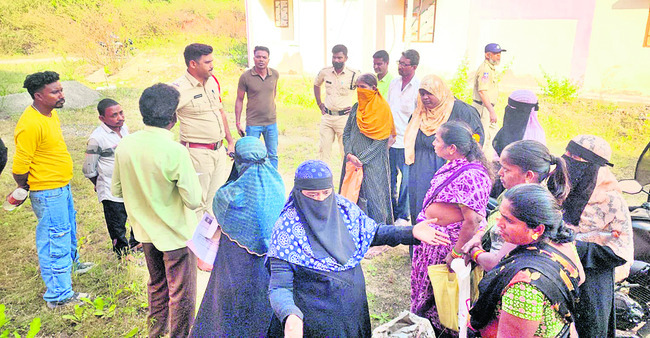 ‘డబుల్‌’ ఇళ్ల లొల్లి1