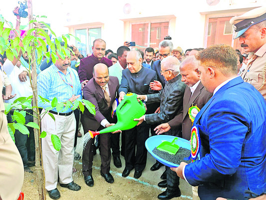 కేసులను వేగంగా  పరిష్కరించాలి 4