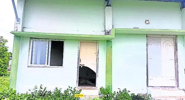 సమస్యాత్మకంగా రైతు వేదికలు 
3