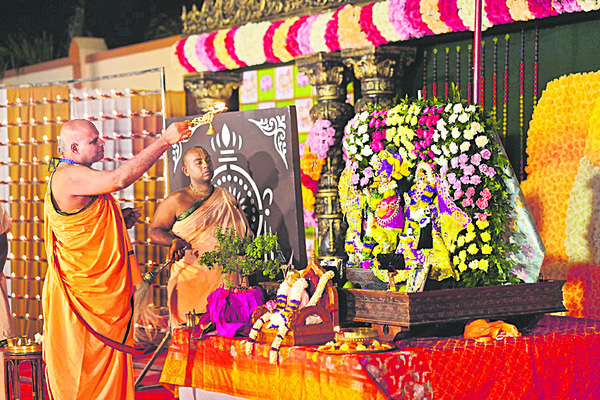 గవర్నర్‌కు ఘనస్వాగతం 2