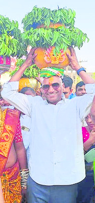 భక్తజనసంద్రంగా ‘గుట్ట’2