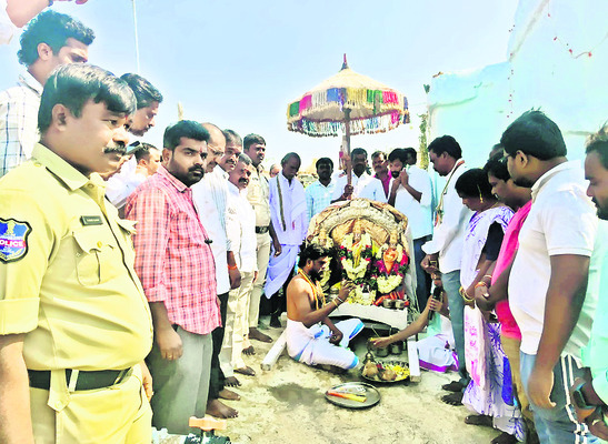 జీడికల్‌లో ఘనంగా చక్రస్నానం2