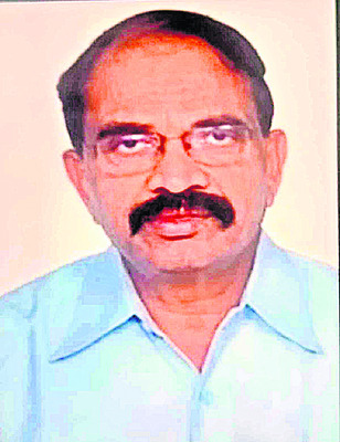 నిబంధనలకు విరుద్ధంగా లారీ పార్కింగ్‌ 3