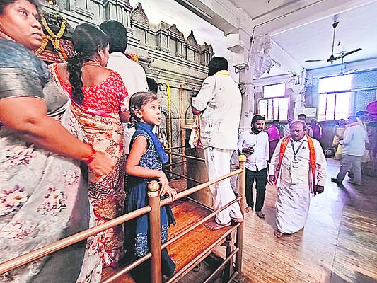 అన్నవరం.. భక్తజన సాగరం3