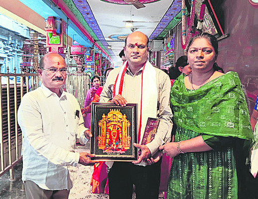 తోడేస్తున్నారు! 8