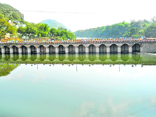 మల్లేశ్వరస్వామి సేవలో న్యాయమూర్తులు 1