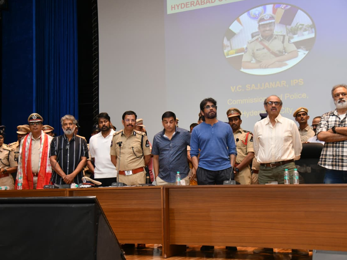 Tollywood celebrities who met CP Sajjanar.. Photos2