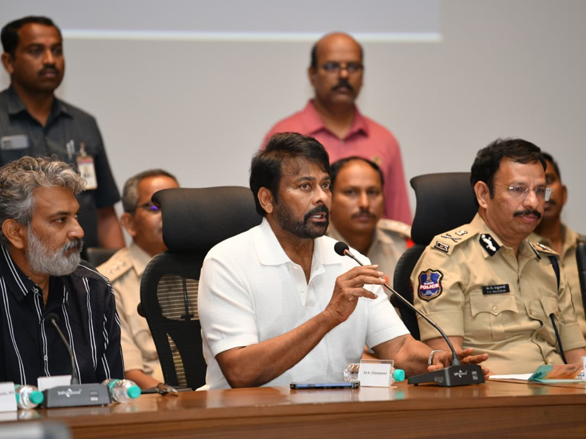 Tollywood celebrities who met CP Sajjanar.. Photos12