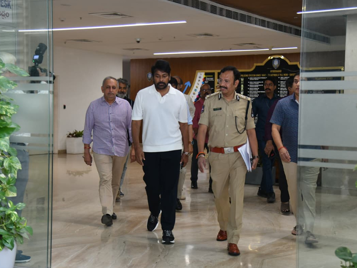 Tollywood celebrities who met CP Sajjanar.. Photos10