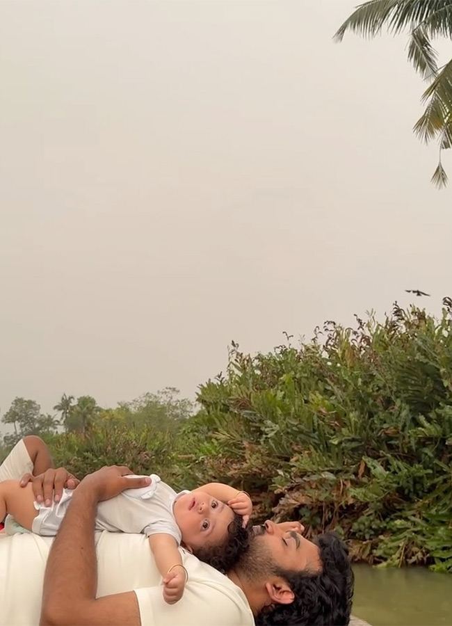 Kiran Abbavaram Family Tour Viral Photos Gose15