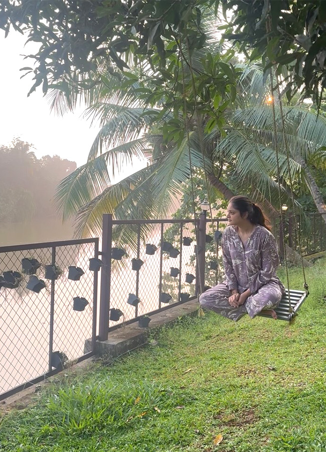 Kiran Abbavaram Family Tour Viral Photos Gose9