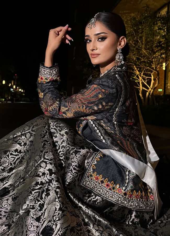Miss India Manika Vishwakarma looks like a queen in a black lehenga..!13