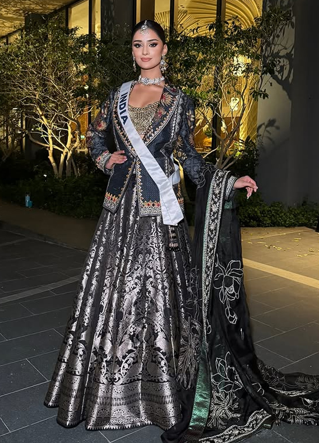 Miss India Manika Vishwakarma looks like a queen in a black lehenga..!5