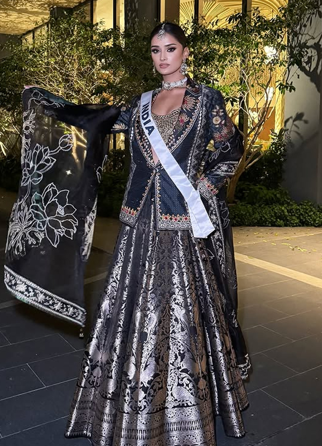 Miss India Manika Vishwakarma looks like a queen in a black lehenga..!6