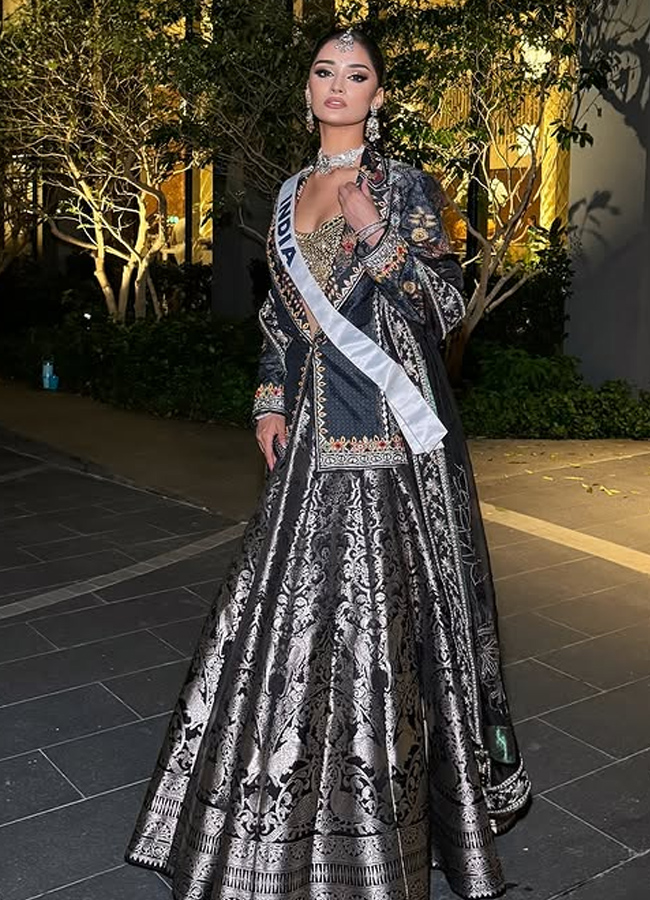 Miss India Manika Vishwakarma looks like a queen in a black lehenga..!7