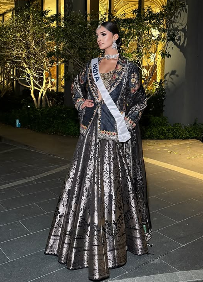 Miss India Manika Vishwakarma looks like a queen in a black lehenga..!8