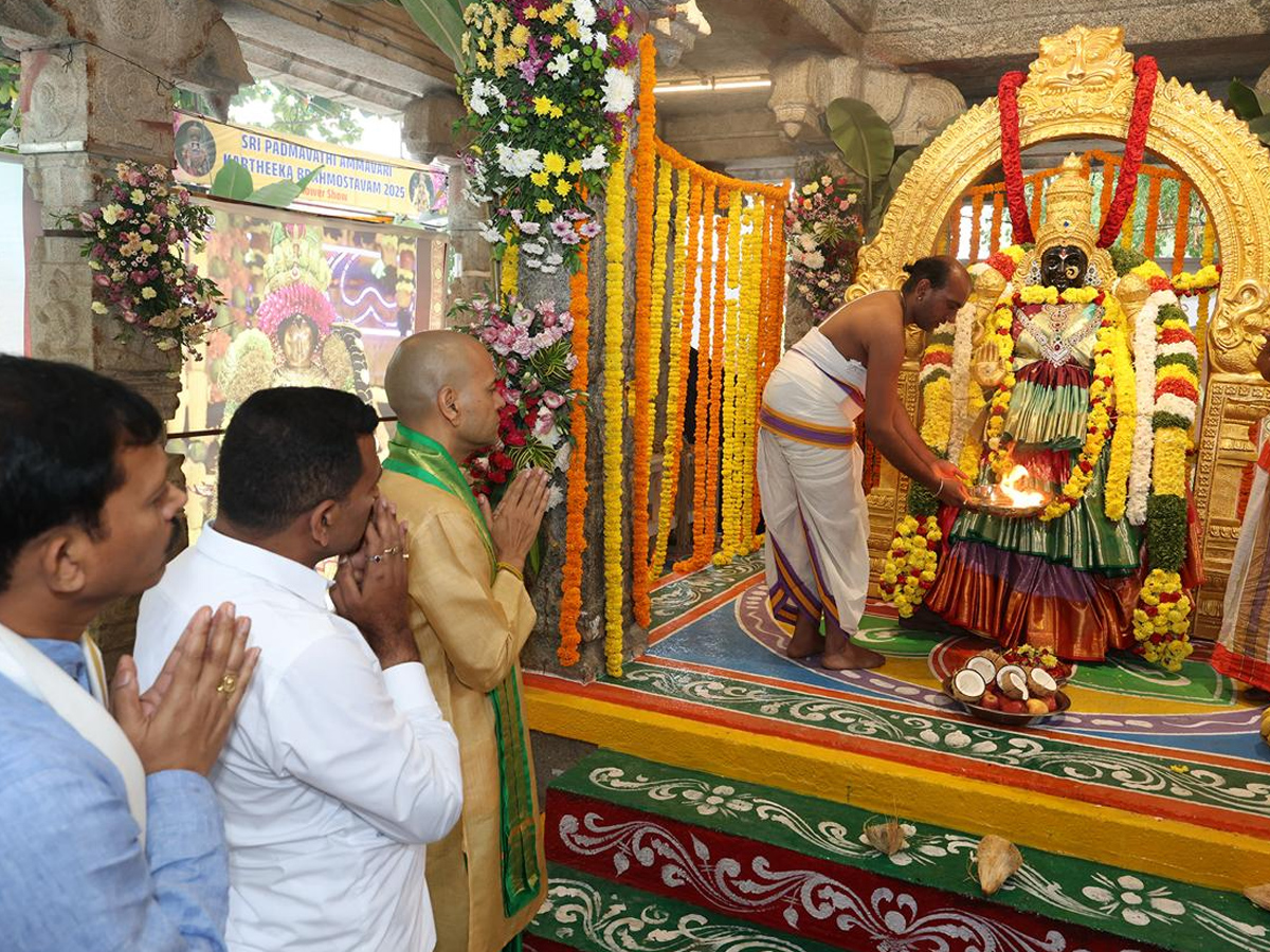 TTD EO Anil Kumar Singhal inaugurated this exhibition organized by the Horticulture Department 11