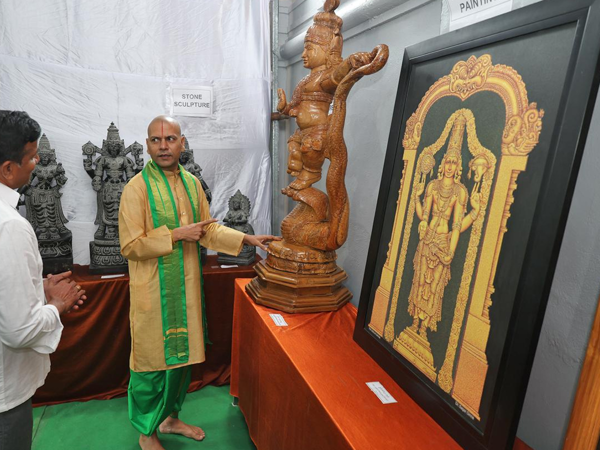 TTD EO Anil Kumar Singhal inaugurated this exhibition organized by the Horticulture Department 12