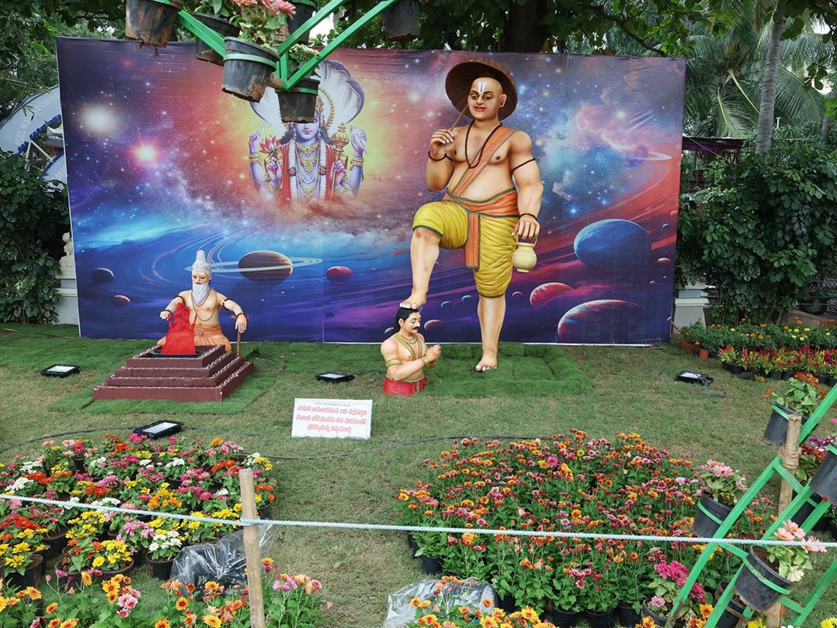 TTD EO Anil Kumar Singhal inaugurated this exhibition organized by the Horticulture Department 16